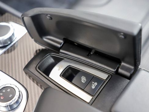 Used 2014 Mercedes-Benz SL 63 AMG image 41