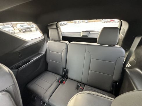 Certified 2023 Chevrolet Traverse LT w/ LT Premium Package image 25