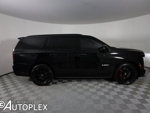 Used 2025 Cadillac Escalade V image 4