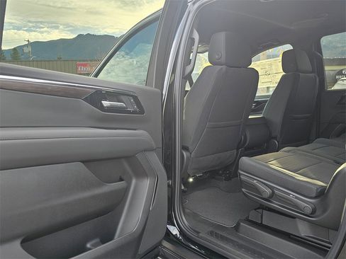 New 2026 Chevrolet Suburban LS image 17