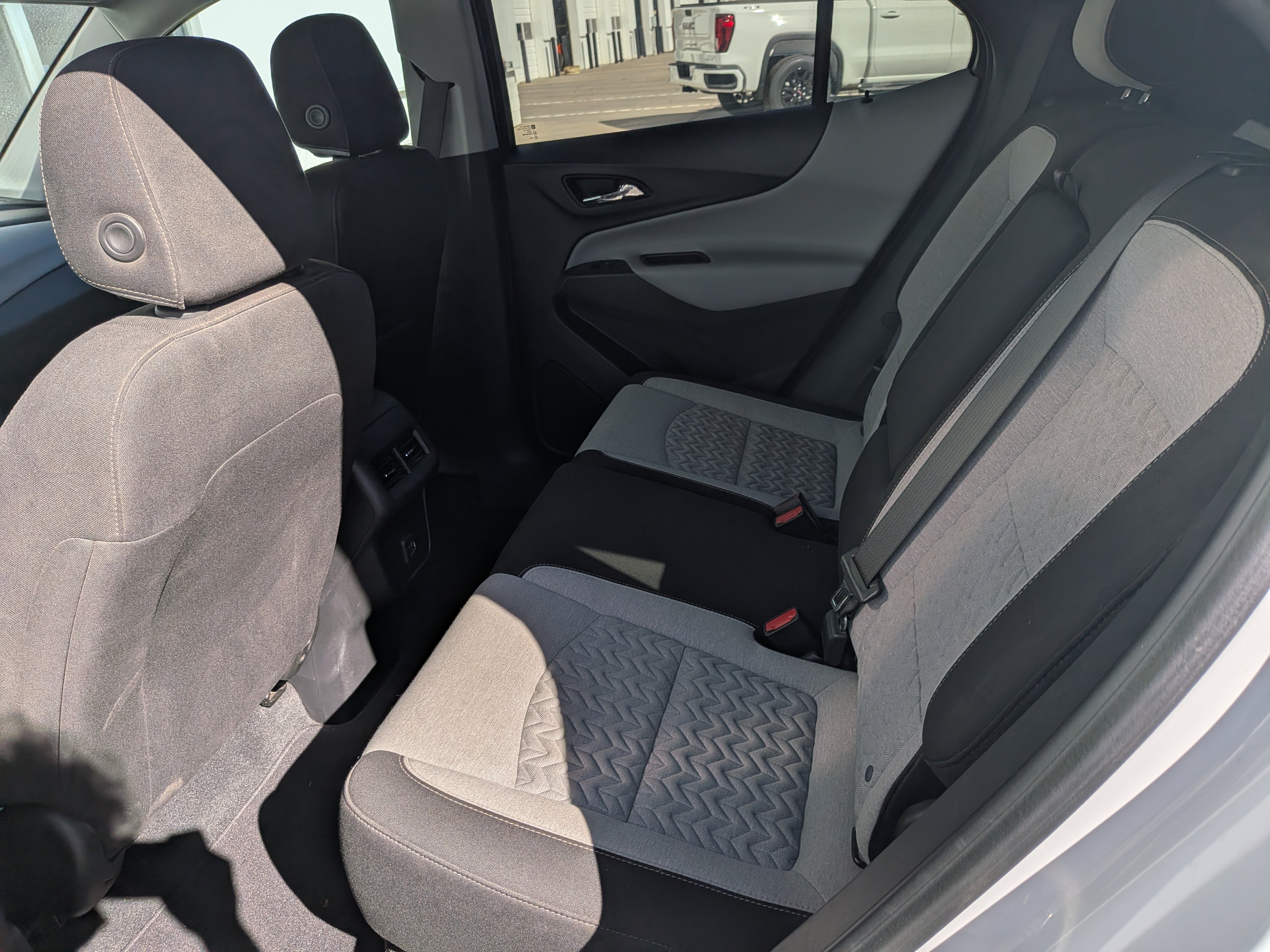 Used 2023 Chevrolet Equinox LS w/ LS Convenience Package AWD/4WD image 9