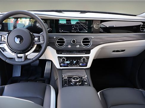 New 2026 Rolls-Royce Spectre image 4