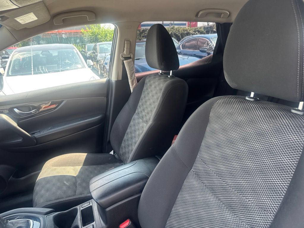 Used 2020 Nissan Rogue Sport AWD image 32