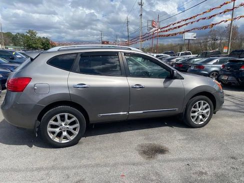 Used 2011 Nissan Rogue SV w/ SL Pkg image 3