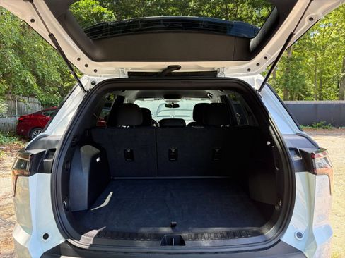 Used 2025 Chevrolet Equinox LT FWD image 31
