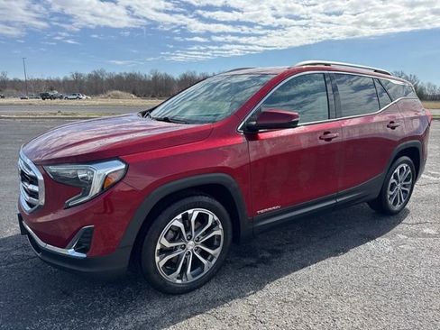 Used 2019 GMC Terrain SLT image 1