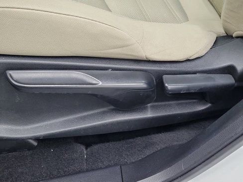 Used 2019 Honda CR-V LX image 23