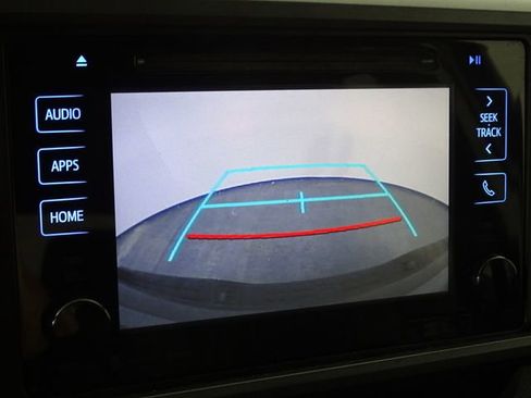 Used 2016 Toyota Tacoma TRD Sport image 10