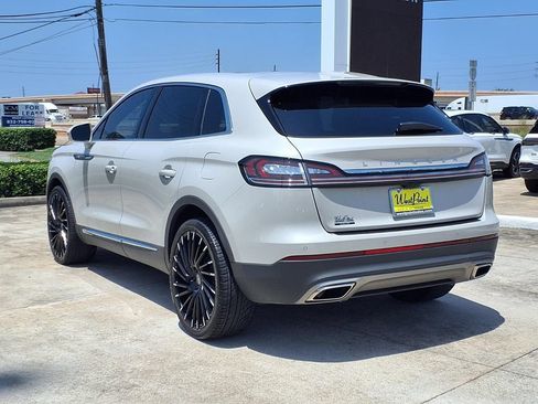 Certified 2023 Lincoln Nautilus Reserve w/ Luxury Package AWD/4WD image 4
