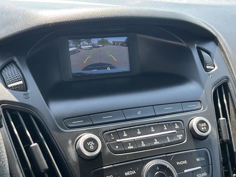 Used 2018 Ford Focus SE FWD image 36