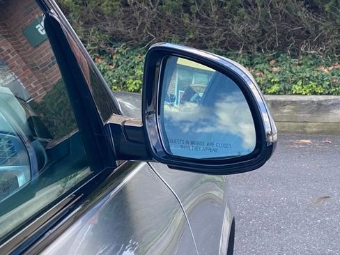 Used 2024 BMW X5 xDrive40i w/ M Sport Package image 16