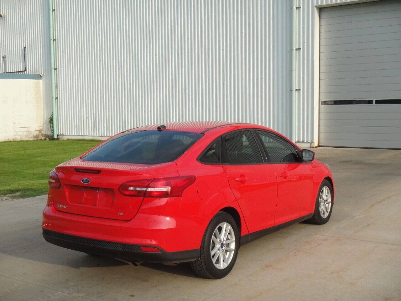 Used 2017 Ford Focus SE FWD image 7