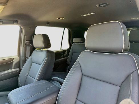 Used 2026 GMC Yukon Elevation AWD/4WD image 13