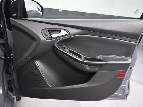 Used 2017 Ford Focus RS image 38