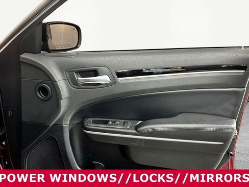 Used 2023 Chrysler 300 Touring w/ Sport Appearance Package image 25