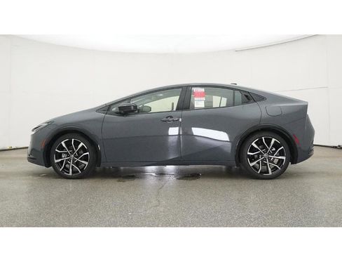 New 2026 Toyota Prius Plug-In Hybrid FWD image 19