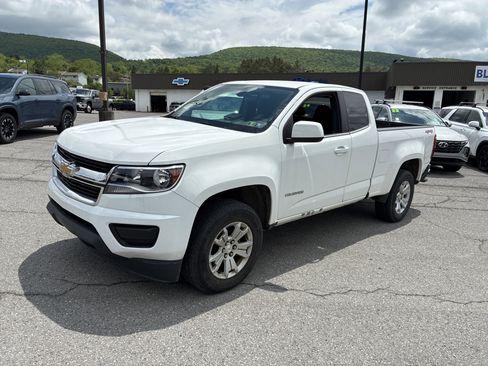 Used 2016 Chevrolet Colorado LT AWD/4WD image 9