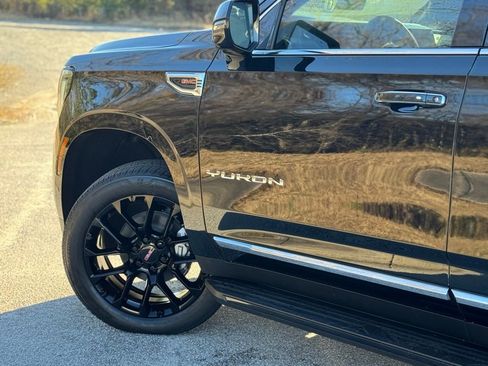 New 2026 GMC Yukon Elevation image 7