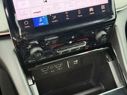 Used 2023 Jeep Grand Cherokee L Limited w/ Trailer Tow Group (B) image 23