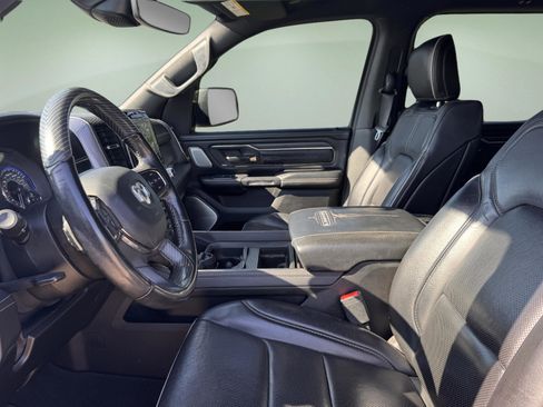 Used 2020 RAM 1500 Limited w/ Black Appearance Package AWD/4WD image 10