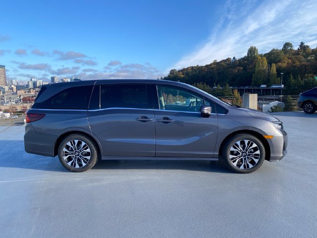 New 2027 Honda Odyssey Elite image 3