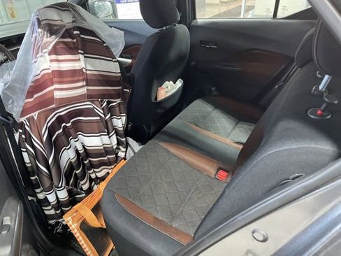 Used 2018 Nissan Kicks SR image 8