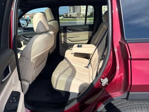 Used 2023 Jeep Grand Cherokee 4WD 4xe image 9