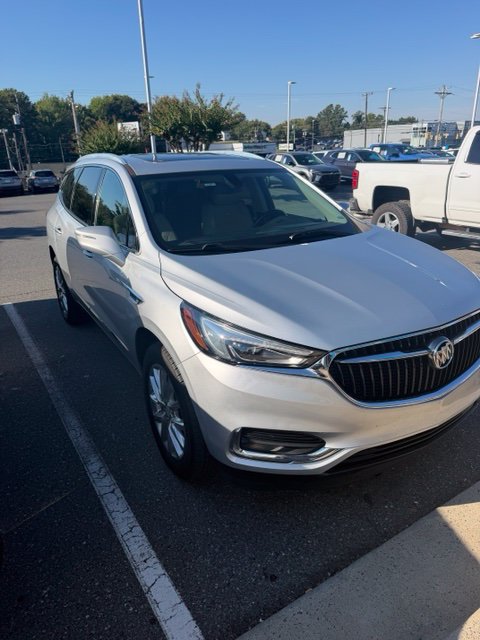 Used 2020 Buick Enclave Essence FWD image 1