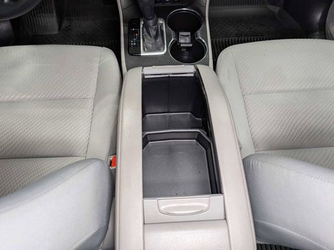 Used 2019 Toyota Highlander LE image 26