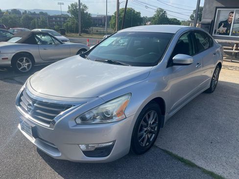 Used 2015 Nissan Altima 2.5 S w/ Special Edition Package FWD image 5