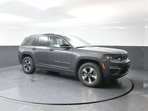 Used 2024 Jeep Grand Cherokee Limited 4xe AWD/4WD image 3