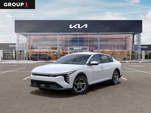 New 2026 Kia K4 LXS image 1