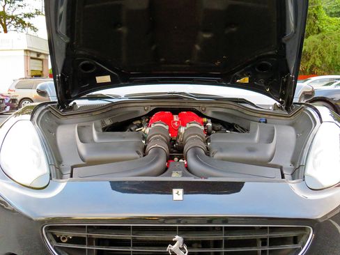 Used 2011 Ferrari California image 63