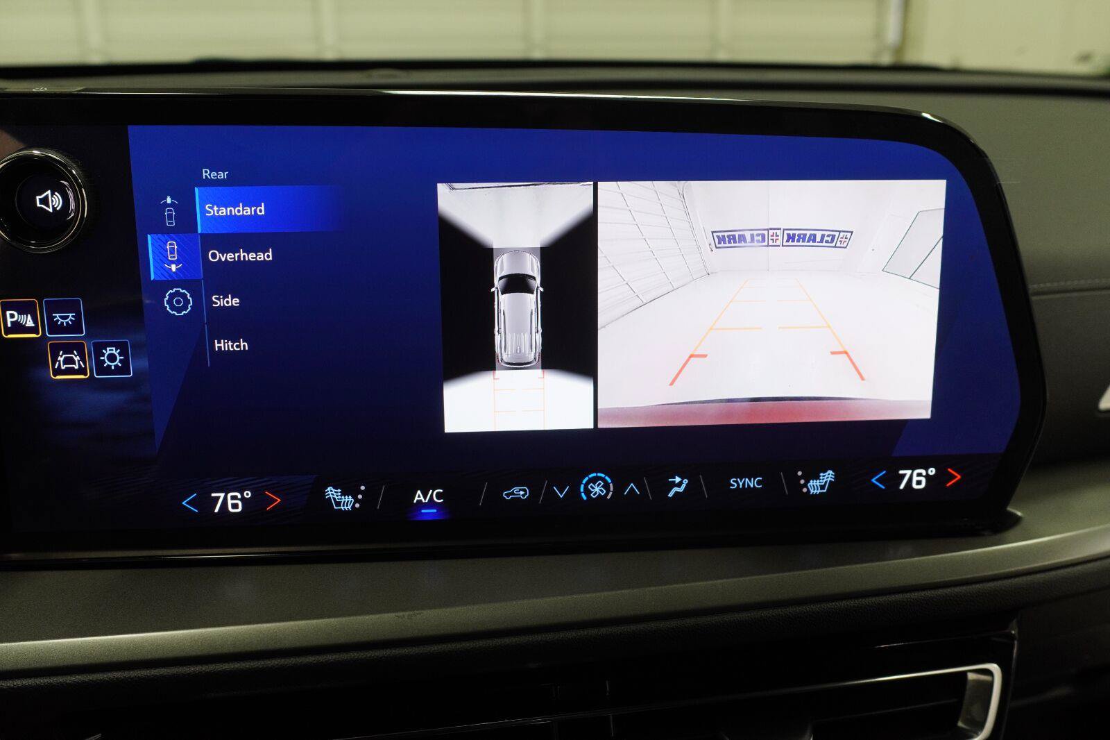 Used 2025 Chevrolet Traverse LT w/ Driver Confidence Package FWD image 23