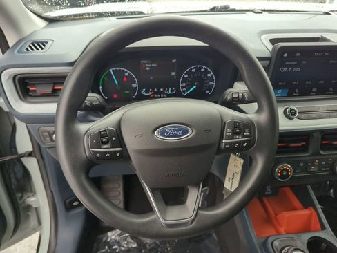 Used 2022 Ford Maverick XLT image 12