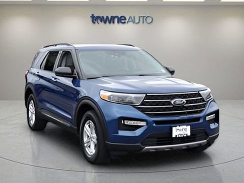 Used 2022 Ford Explorer XLT w/ Equipment Group 202A AWD/4WD image 9