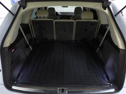 Used 2019 Audi Q7 3.0T Prestige image 70