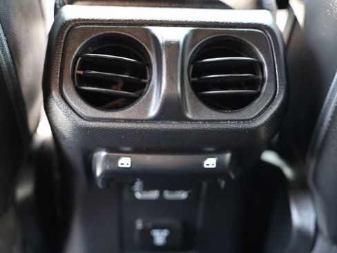 Used 2020 Jeep Wrangler Unlimited Sahara AWD/4WD image 38