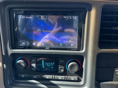 Used 2004 Chevrolet Silverado 2500 LT image 13