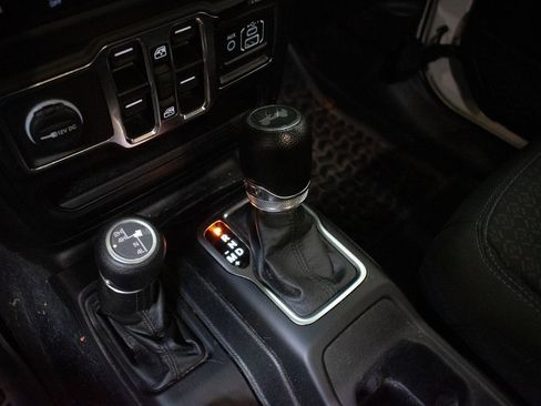 Used 2021 Jeep Wrangler Unlimited Islander image 17