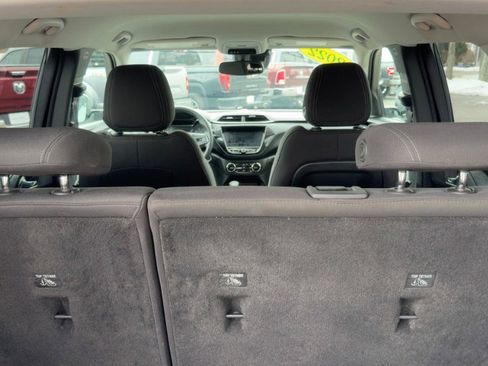 Used 2022 Chevrolet TrailBlazer LT w/ Convenience Package image 12