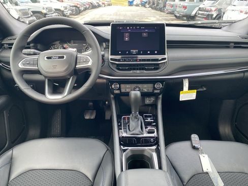 New 2026 Jeep Compass Latitude AWD/4WD image 19