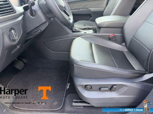 Used 2023 Volkswagen Atlas SE w/ Panoramic Sunroof Package FWD image 14