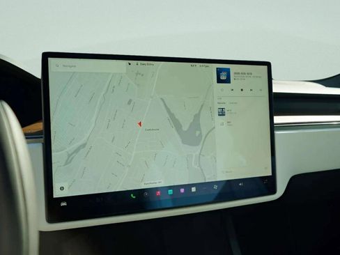 Used 2021 Tesla Model S Plaid image 38