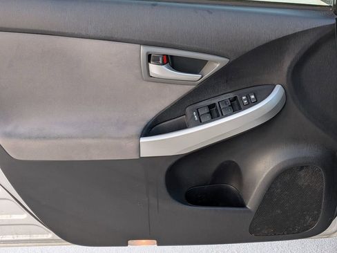 Used 2015 Toyota Prius Four image 12