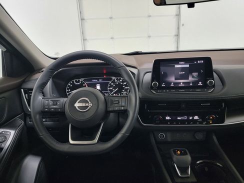 Used 2023 Nissan Rogue SV w/ SV Premium Package image 12