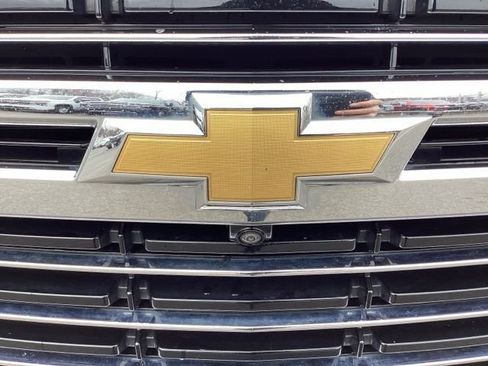 Used 2021 Chevrolet Suburban LT w/ Luxury Package image 47