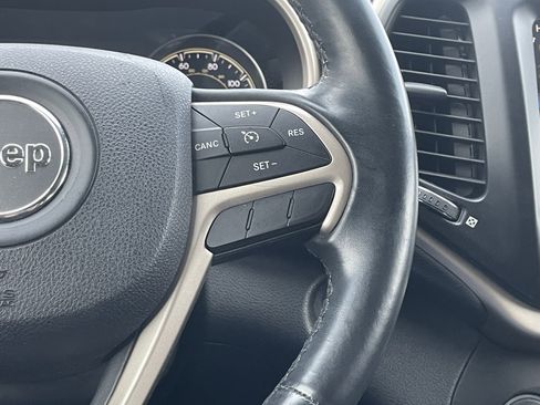 Used 2014 Jeep Cherokee Latitude w/ Comfort/Convenience Group image 20