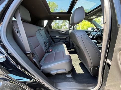 Certified 2022 Chevrolet Blazer RS w/ Enhanced Convenience Package AWD/4WD image 20