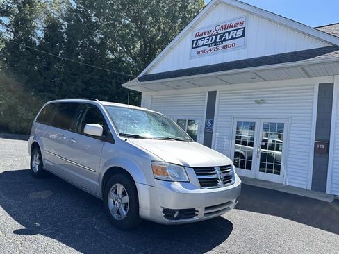 Used 2010 Dodge Grand Caravan SXT FWD image 1